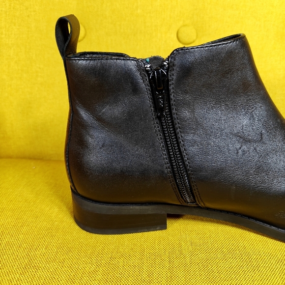 VIONIC Nadelle Chelsea Ankle Black Leather Comfort Booties Women's Shoe Size 7.5 - Picture 8 of 11